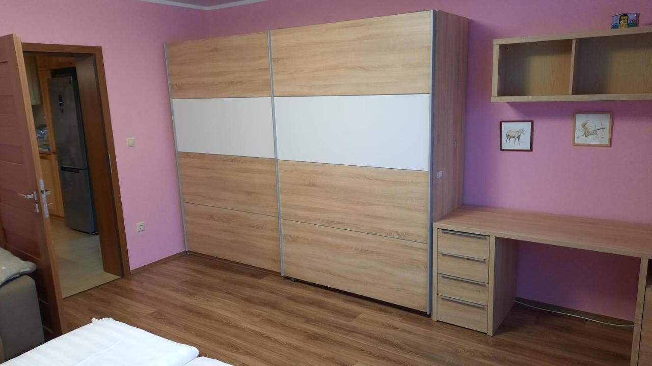 Aranypatak Apartmanhaz Сомбатхей Экстерьер фото