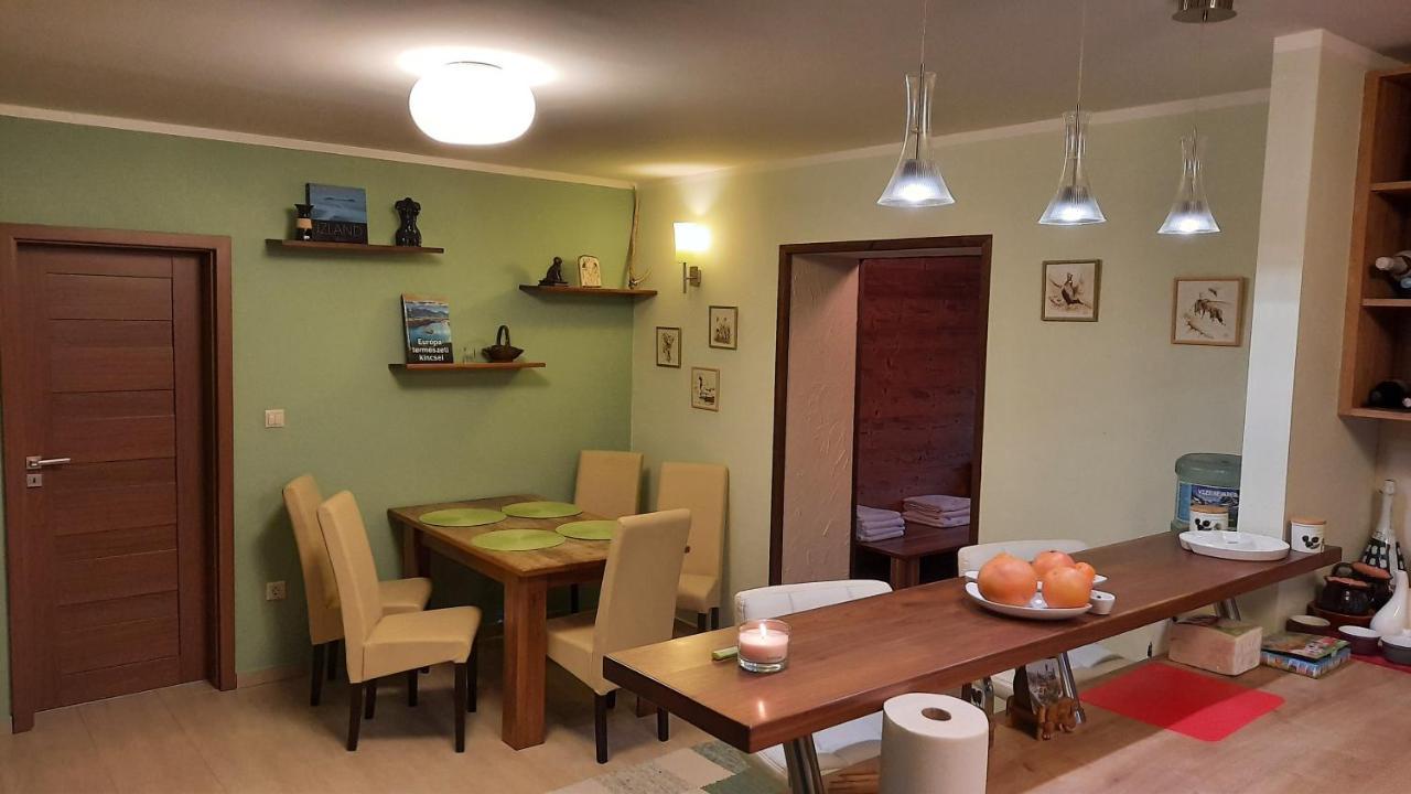 Aranypatak Apartmanhaz Сомбатхей Экстерьер фото