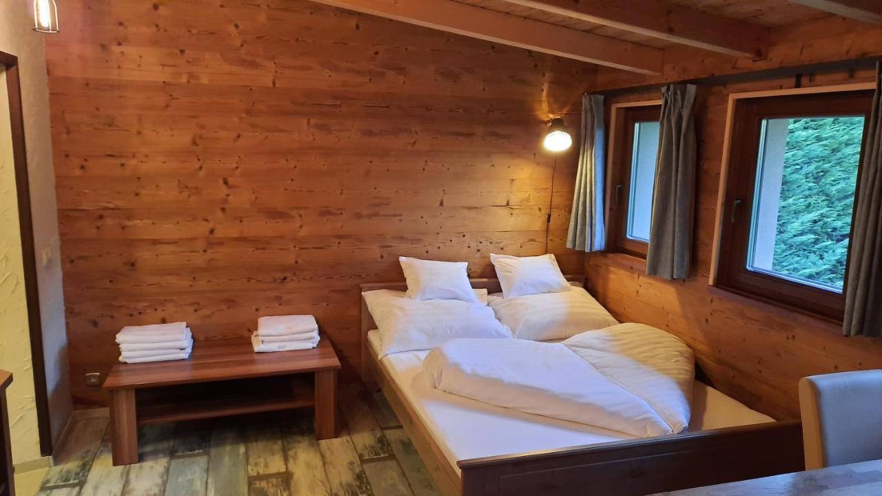 Aranypatak Apartmanhaz Сомбатхей Экстерьер фото